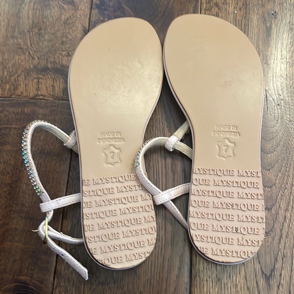 Mystique by Stephanie Gottlieb “Paige” Beige Sandals.  Size 7. - Picture 3 of 3